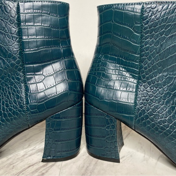 Steve Madden Nadalie Blue Crocodile Pointy Toe Bootie 7M - Picture 8 of 15